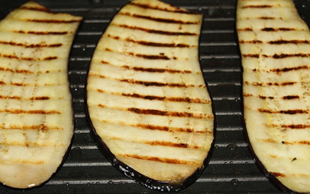 Baklažánové rolky so zemiakmi, špenátom a hubami (fotorecept) - obrázok 7