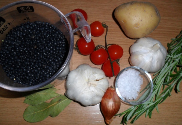 Rozmarínové tofu s beluga šošovicou (fotorecept) - obrázok 1