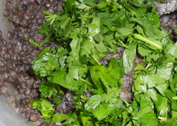 Rozmarínové tofu s beluga šošovicou (fotorecept) - obrázok 5