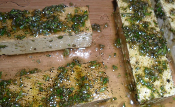 Rozmarínové tofu s beluga šošovicou (fotorecept) - obrázok 8