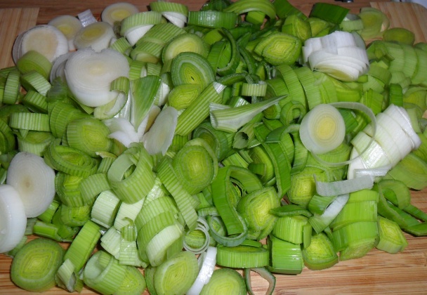 Pórová polievka so zemiakmi a šalviou (fotorecept) - obrázok 3