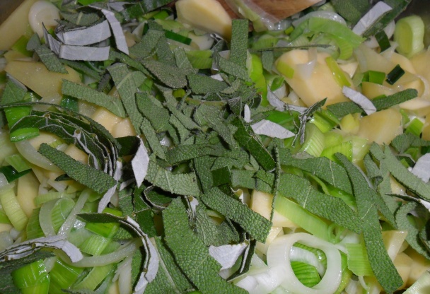 Pórová polievka so zemiakmi a šalviou (fotorecept) - obrázok 7