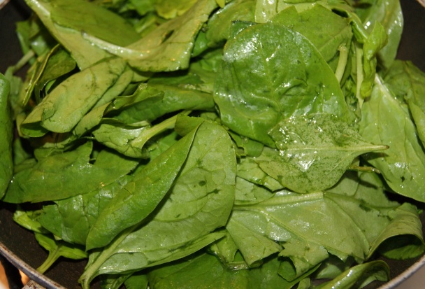 Lístkové špirálky so sušenými paradajkami, špenátom a mandľami (fotorecept) - obrázok 2