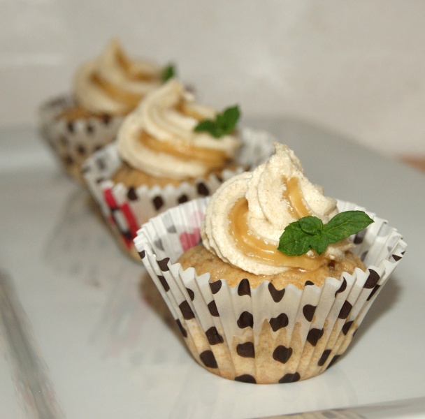 Jablkové koláčiky s vanilkovo - karamelovým krémom (fotorecept) - obrázok 17