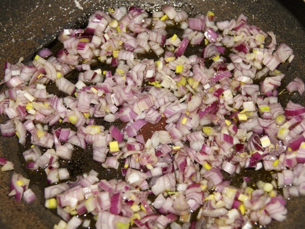 Cestoviny s cesnakom, šalotkou, patizónom a paradajkami (fotorecept) - obrázok 2