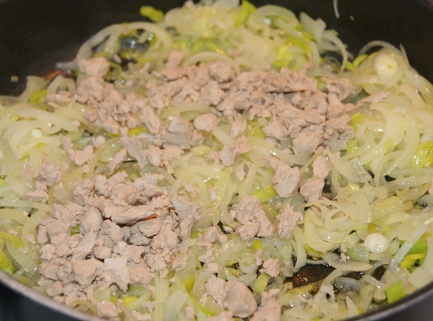 Zapekané zemiaky s cibuľou, pórom a droždím (fotorecept) - obrázok 3