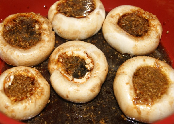 Listový šalát s cícerom a avokádom a pečenými hubami (fotorecept) - obrázok 2