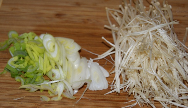 Pohánkové rezance s mrkvou, cukrovým hráškom a hubami (fotorecept) - obrázok 7