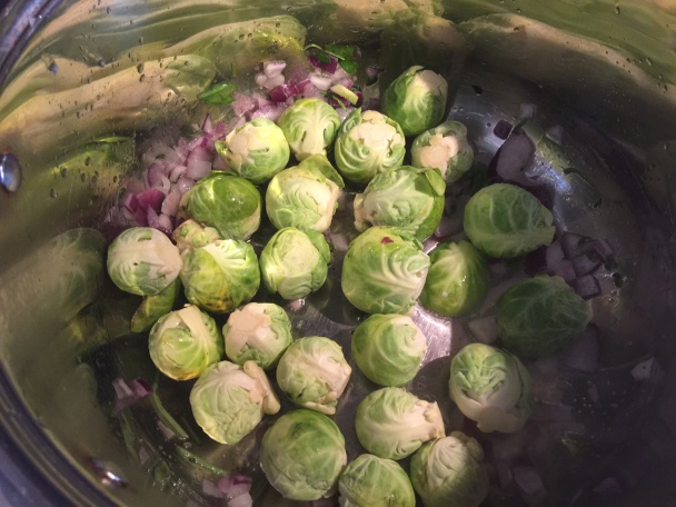 Kelový prívarok so špargľovou penou a plátkom tuniaka - obrázok 2