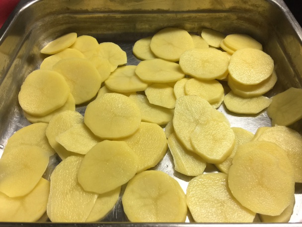 Zubáč na paprikovom pyré, pečené zemiakové plátky (fotorecept) - obrázok 2