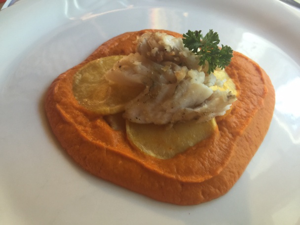 Zubáč na paprikovom pyré, pečené zemiakové plátky (fotorecept) - obrázok 7