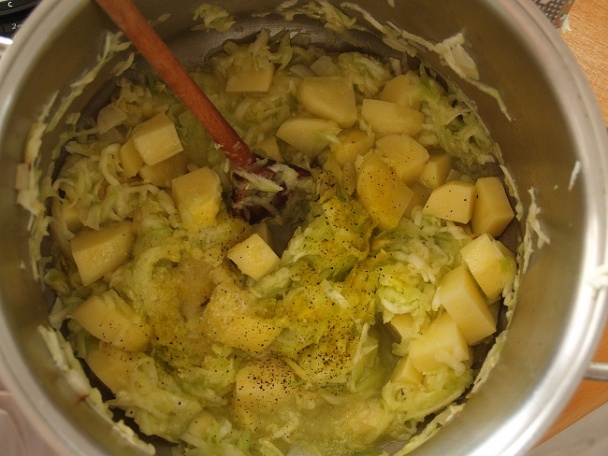 Tekvicová (cuketová) polievka s vajcom - obrázok 3