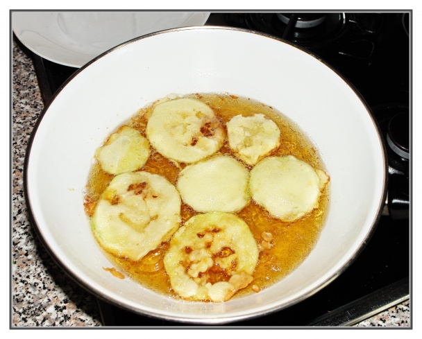 Vyprážaná tekvica v cestíčku a strúhanke - obrázok 7