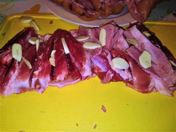 Bravčové kolená v pomalom hrnci s kyslou kapustou (fotorecept) - obrázok 1