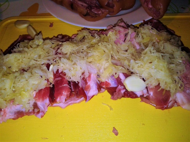 Bravčové kolená v pomalom hrnci s kyslou kapustou (fotorecept) - obrázok 2