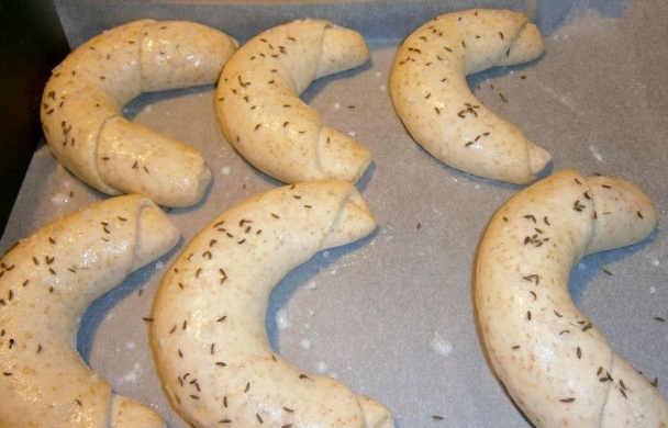 Chrumkavé pivné rožky (fotorecept) - obrázok 4