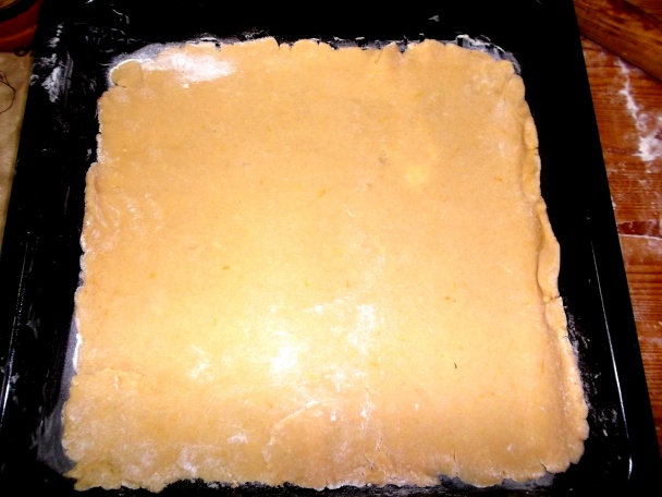 Krehký marhuľový koláč s maslovou posýpkou (fotorecept) - obrázok 5
