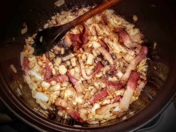 Morčacie stehná na slaninovo-cibuľovom základe (fotorecept) - obrázok 1