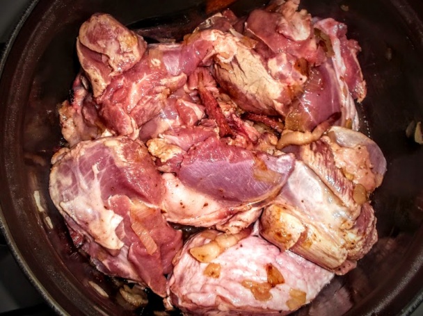 Morčacie stehná na slaninovo-cibuľovom základe (fotorecept) - obrázok 2