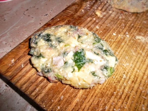 Placky so žihľavou zo zvyšnej zemiakovej kaše (fotorecept) - obrázok 2