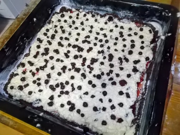 Tvarohovo-ríbezľový koláč s dvojakým cestom (fotorecept) - obrázok 5