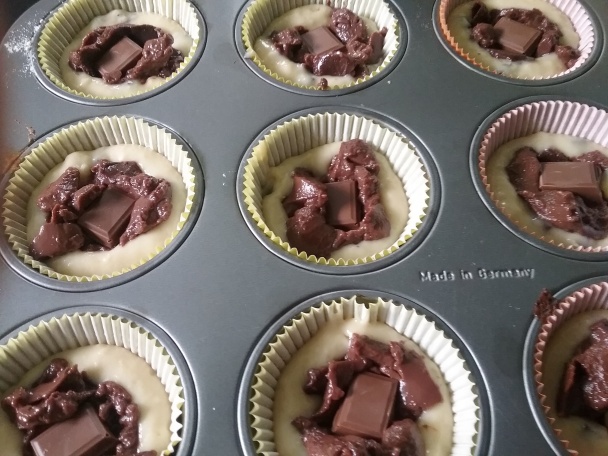 Muffiny s čokoládovou plnkou (fotorecept) - obrázok 4