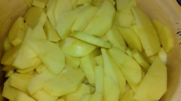 Zapekané jogurtové zemiaky s mätou a tymianom (fotorecept) - obrázok 1