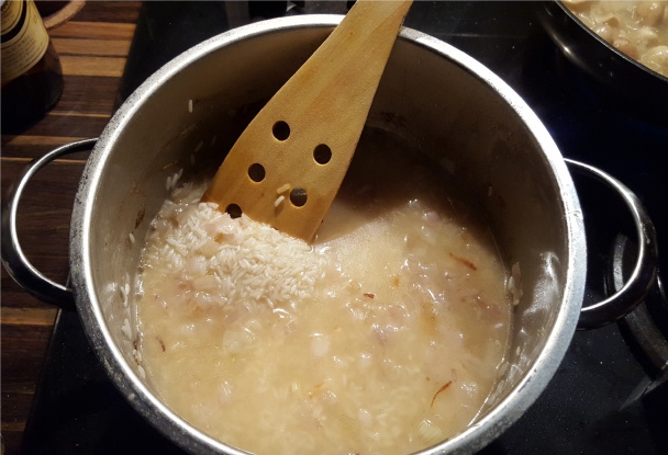 Maslové rizoto s krevetami a hubami na víne (fotorecept) - obrázok 4