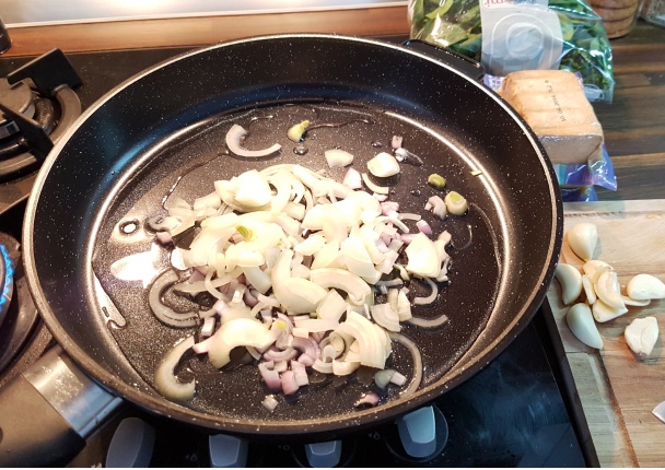 Tofu karí s cícerom a špenátom (fotorecept) - obrázok 1