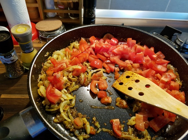Tofu karí s cícerom a špenátom (fotorecept) - obrázok 2
