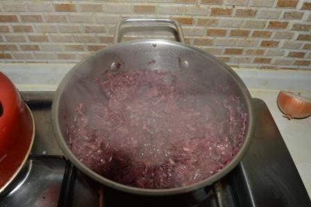 Teľacie mäso s červenou kapustou a so žemľovým knedlíkom (fotorecept) - obrázok 5