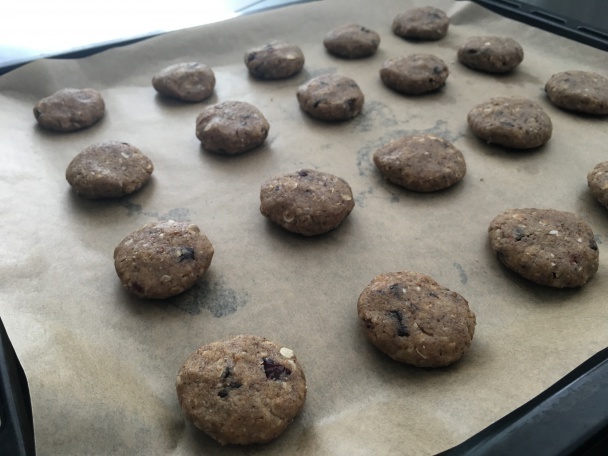 Cookies s čokoládou a brusnicami - obrázok 5