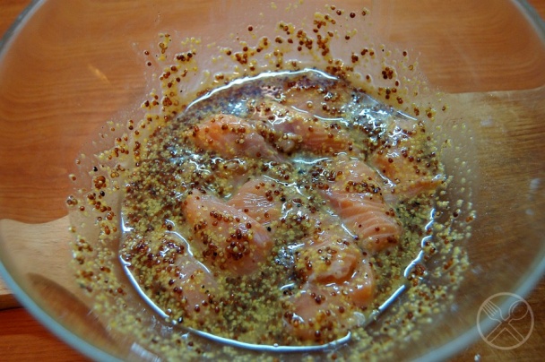 Marinovaný losos na chrumkavom toaste so smotanou - obrázok 1