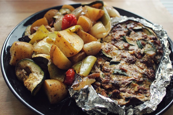Zapečený baklažán s prílohou pečenou v alobale (vegan) - obrázok 5