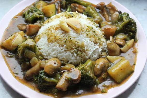 Prudko cesnaková brokolica so šampiňónmi a s cuketou (fotorecept) - obrázok 8