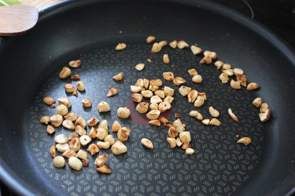 Šalát s ryžovými rezancami v sviežom náleve - obrázok 7