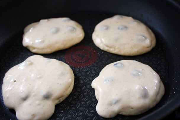 Ovsené proteínové lievance s čučoriedkami (fotorecept) - obrázok 7