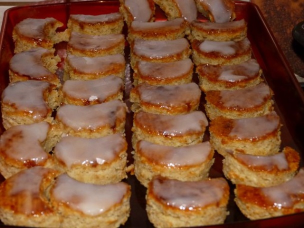 Ovocno-tvarohové mesiačiky s rumovou polevou (fotorecept) - obrázok 9