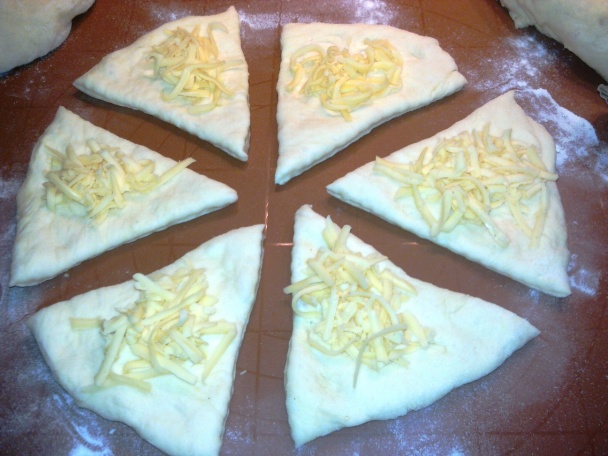 Syrové rožky z kysnutého cesta (fotorecept) - obrázok 4