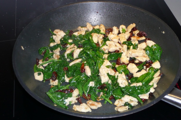 Penne so špenátom a sušenými paradajkami (fotorecept) - obrázok 2