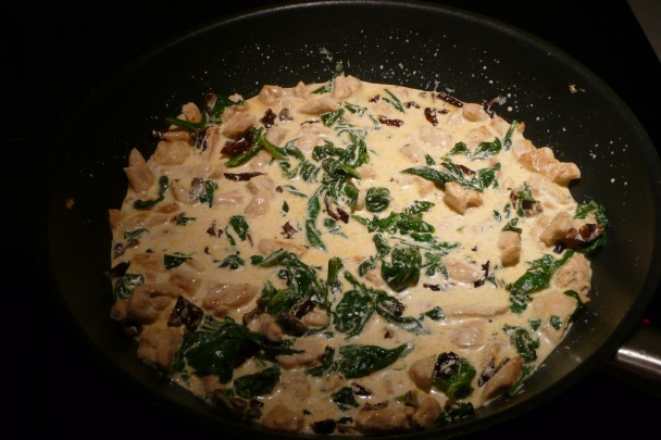 Penne so špenátom a sušenými paradajkami (fotorecept) - obrázok 3