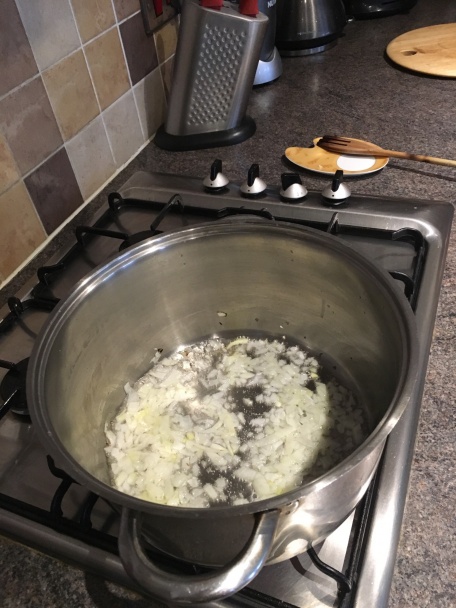 Kurča so zemiakmi v jednom hrnci (fotorecept) - obrázok 1