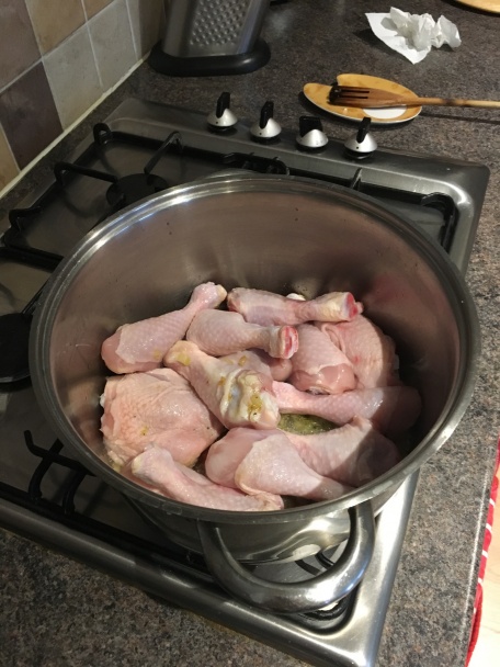 Kurča so zemiakmi v jednom hrnci (fotorecept) - obrázok 2