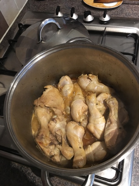 Kurča so zemiakmi v jednom hrnci (fotorecept) - obrázok 3