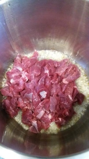 Hovädzí tokáň s haluškami (fotorecept) - obrázok 2