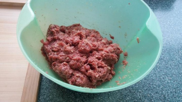 Hovädzie guľky s paradajkovou omáčkou - obrázok 1