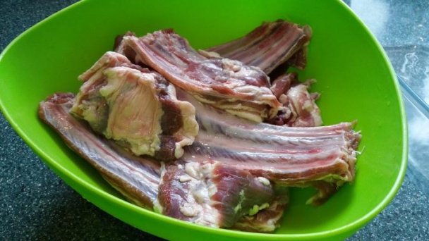 Pečené diviačie rebrá so zemiakmi (fotorecept) - obrázok 1