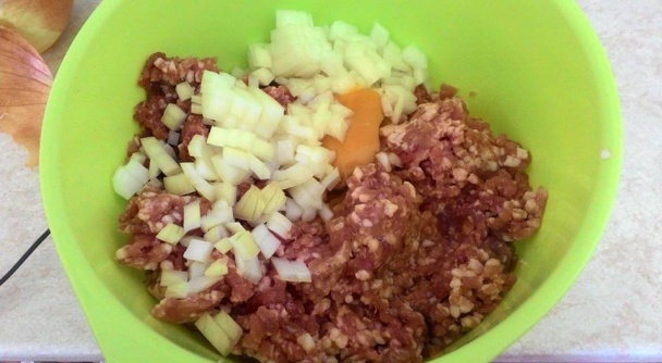 Fašírka v srnčom chrbáte s horčicovou omáčkou (fotorecept) - obrázok 2