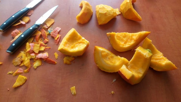 Hokaido polievka s cesnakovými trojuholníkmi (fotorecept) - obrázok 1