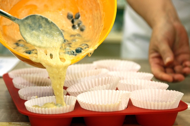 Delikátne čokoládovo-ovocné muffiny zo špaldovej múky (fotorecept) - obrázok 3